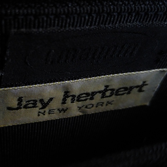 Perfect Holiday handbag! Black patent leather - Picture 6 of 7